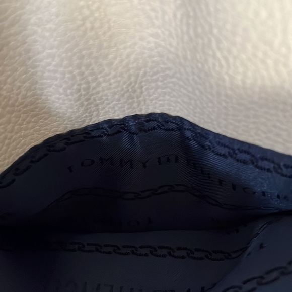 TOMMY Hilfiger cream crossbody bag - Picture 5 of 10